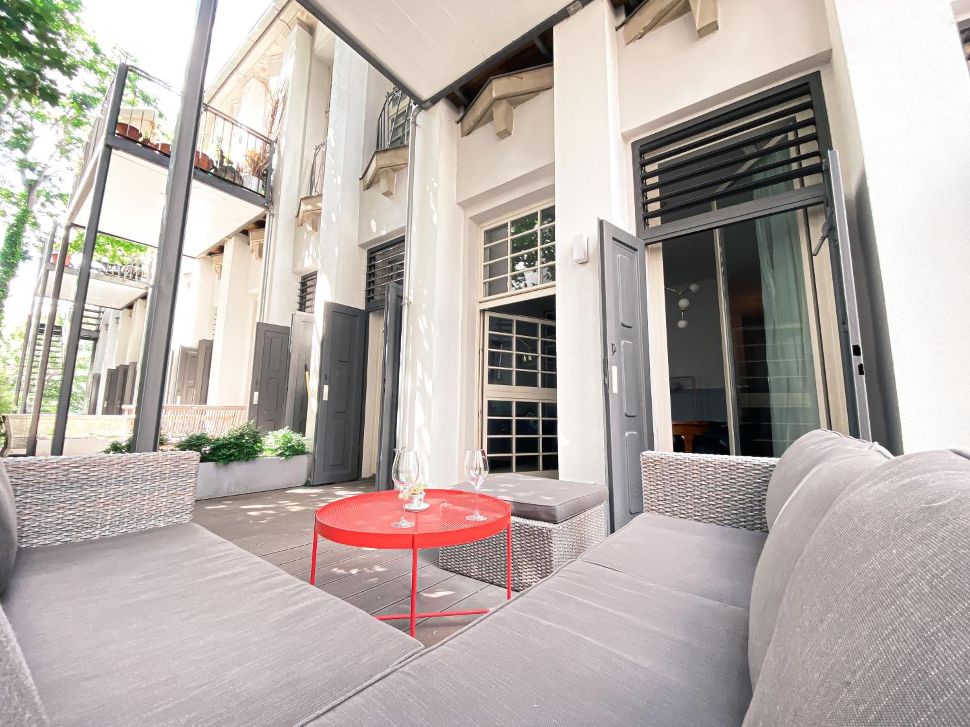 Designer Loft-Ferienwohnung Im Zentrum Mit Tiefgaragen-Parkplatz, Waschmaschine Und Privatterrasse Leipzig Dış mekan fotoğraf